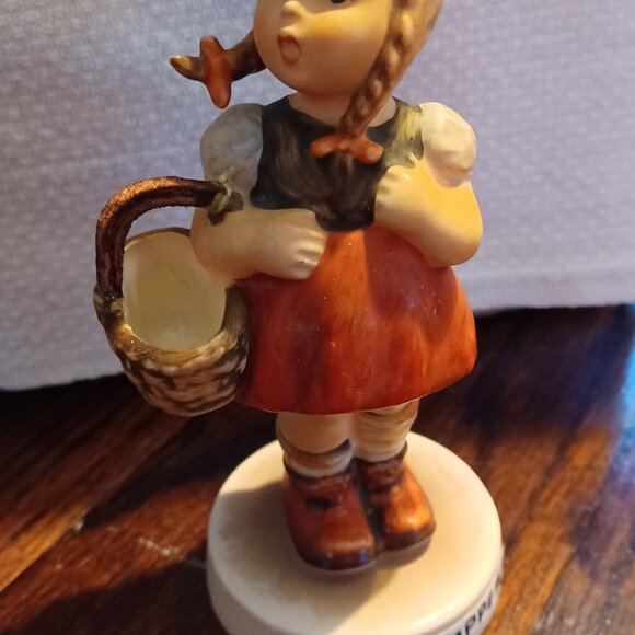 4 Girl Hummels - Picture 8 of 8